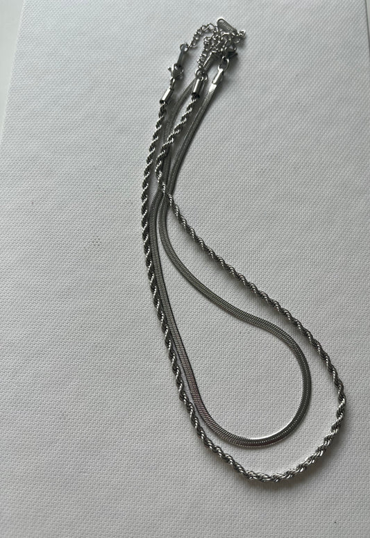 Modern Muse Twist Necklace